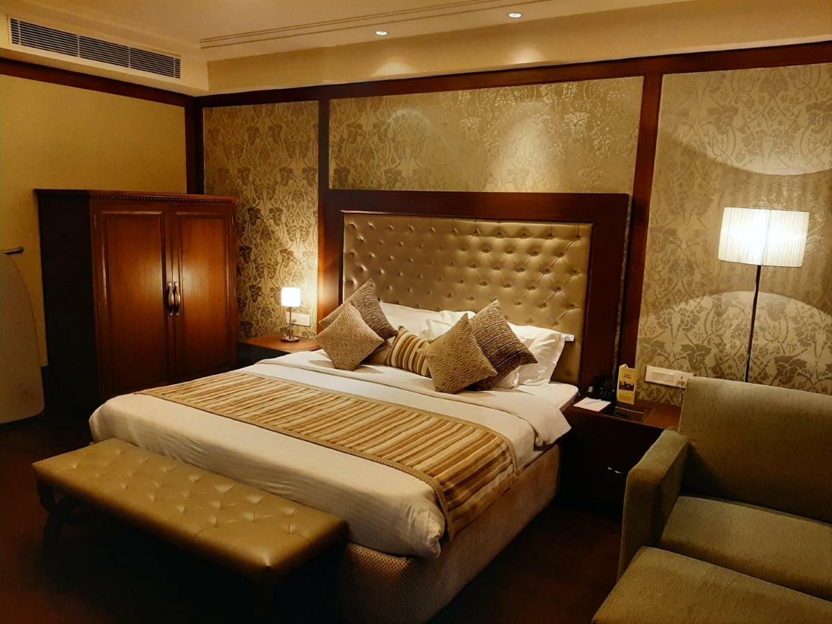 Hotel Mountview Chandigarh Exterior photo